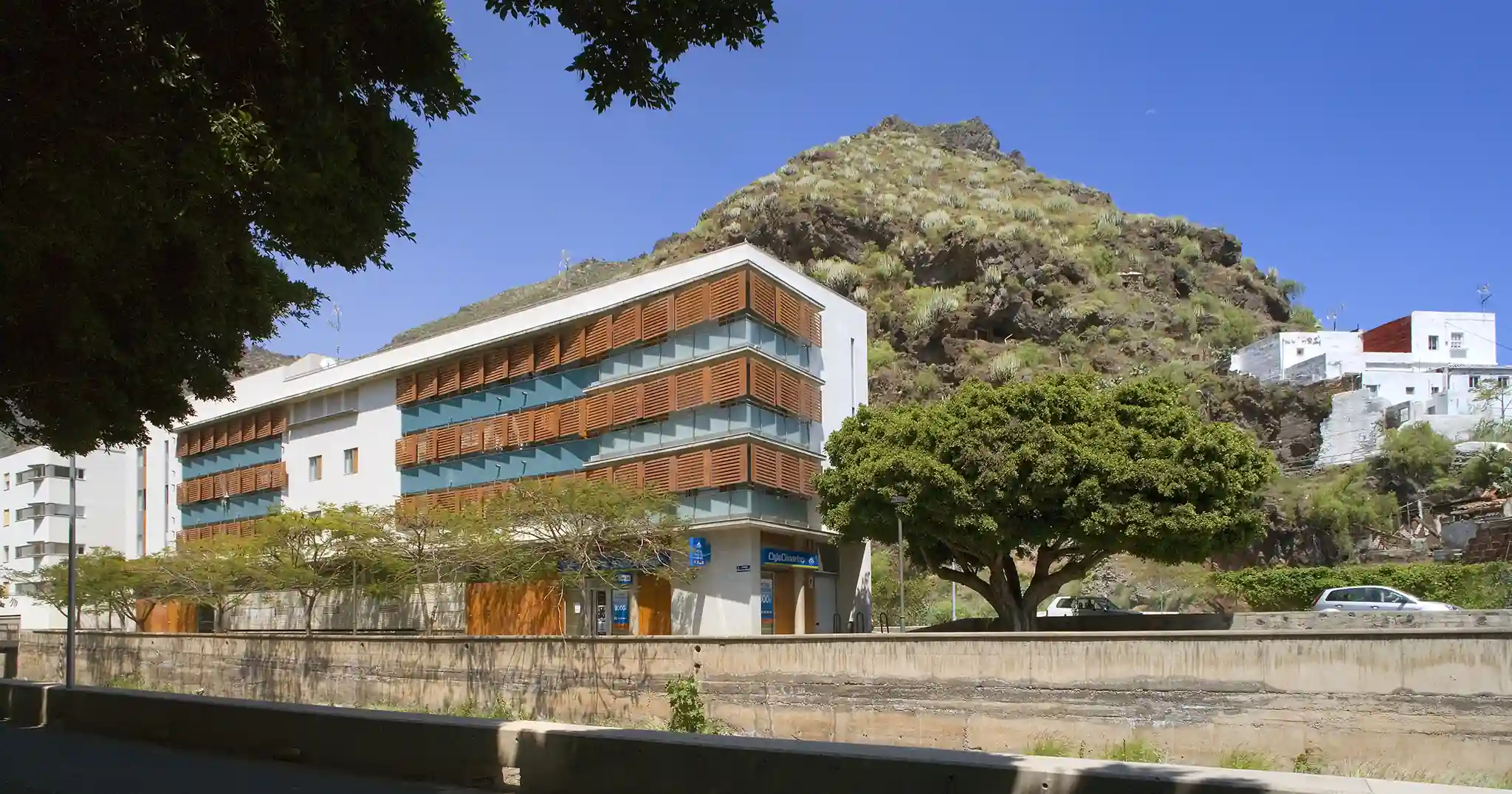 EDIFICIO DE VIVIENDAS MARÍA JIMÉNEZ 1 CAS Maria Jimenez Housing MJ 1